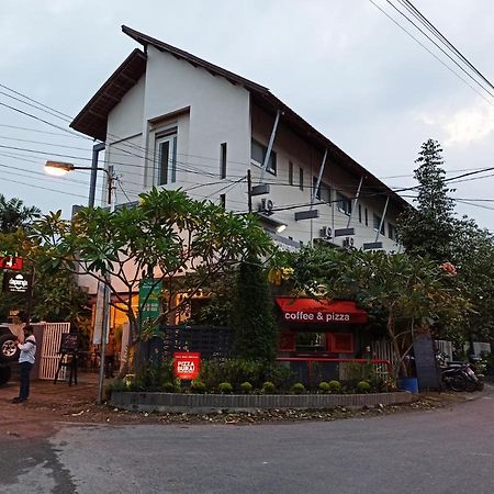 Roemah 28 Syariah Medan Exterior foto