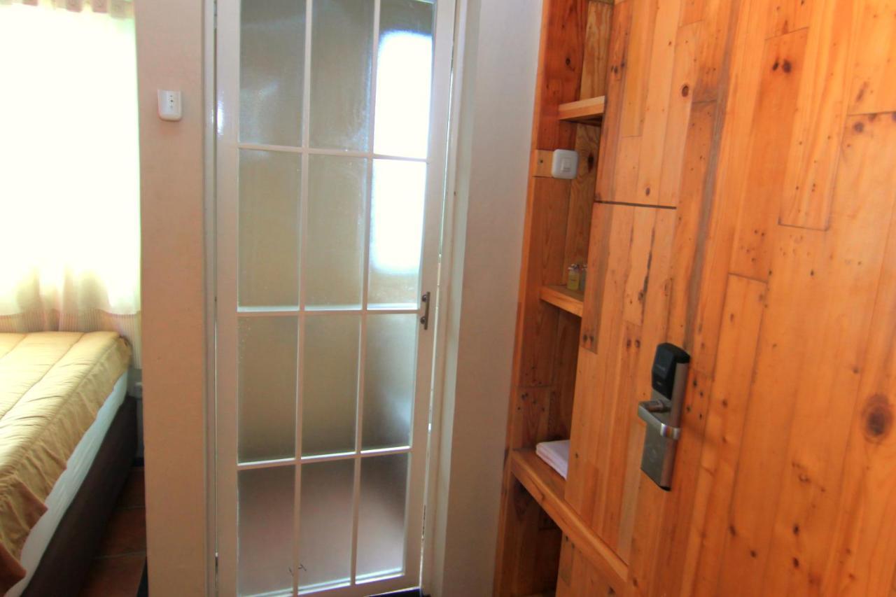 Roemah 28 Syariah Medan Exterior foto