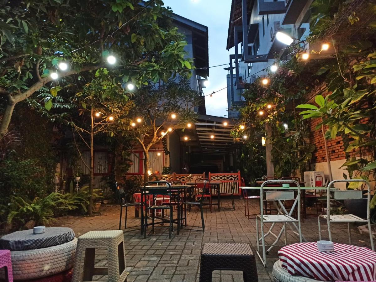 Roemah 28 Syariah Medan Exterior foto
