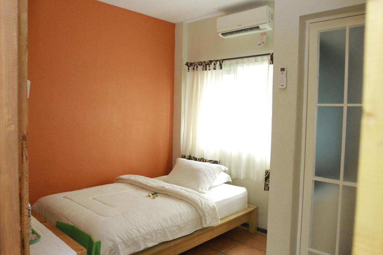 Roemah 28 Syariah Medan Exterior foto